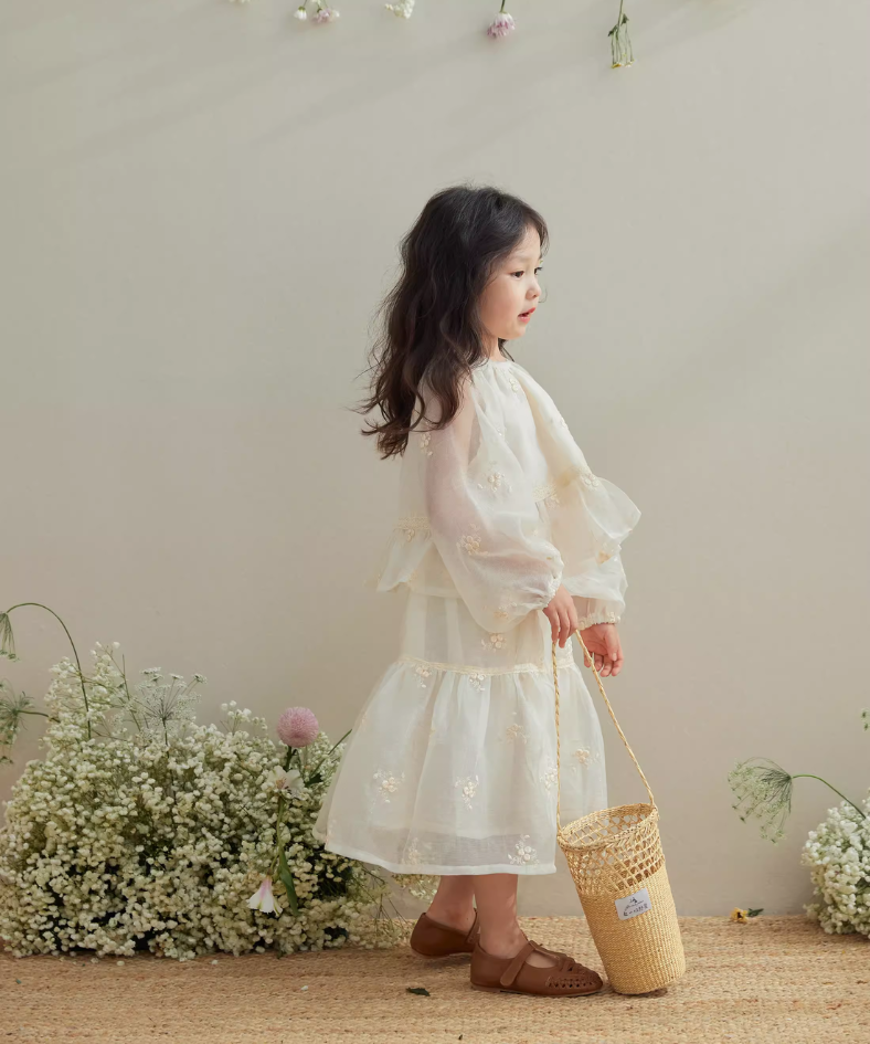 フラワー刺繍シアーフレアセットアップ