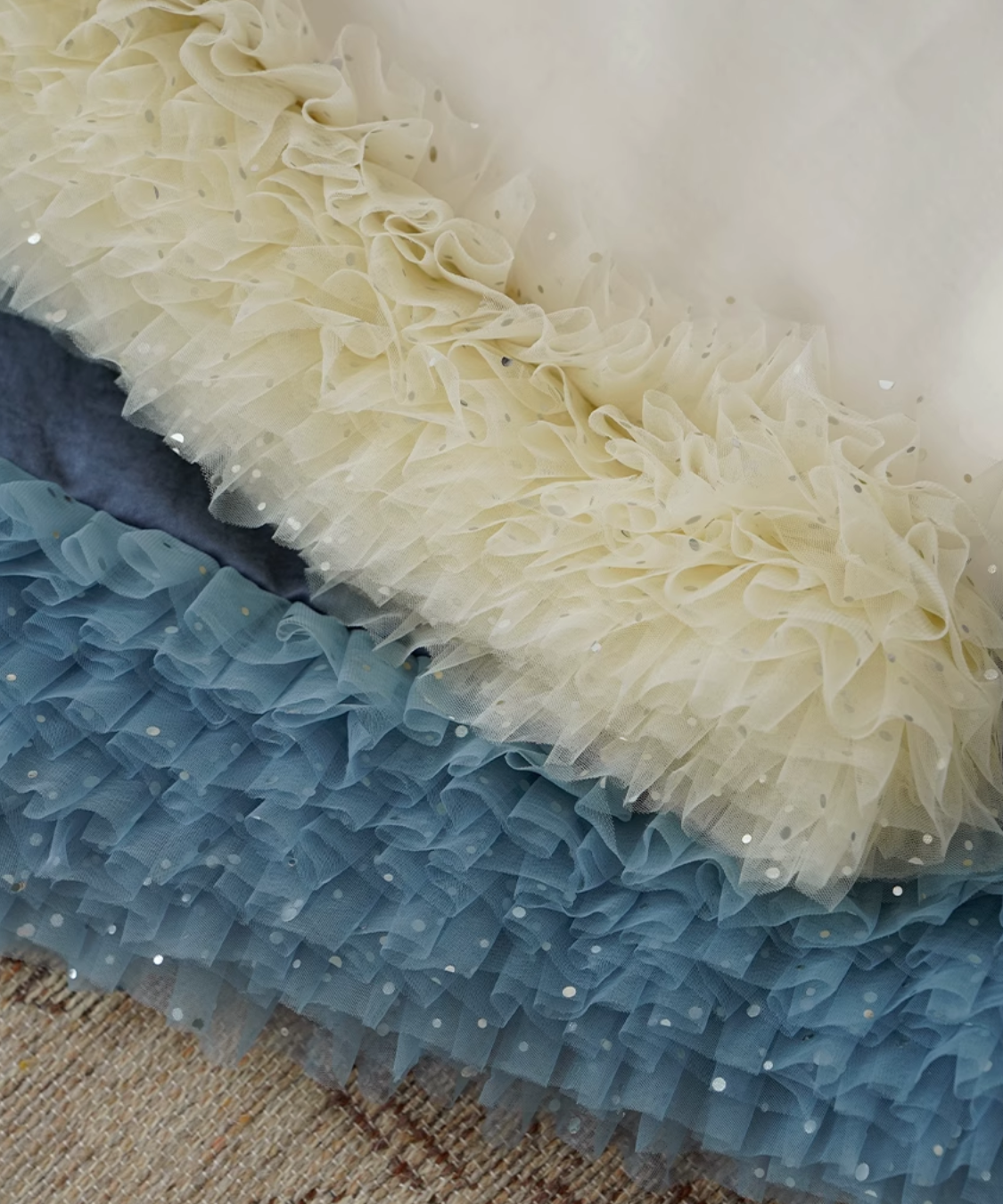 Vネックショルダーリボンチュールドッキングワンピース