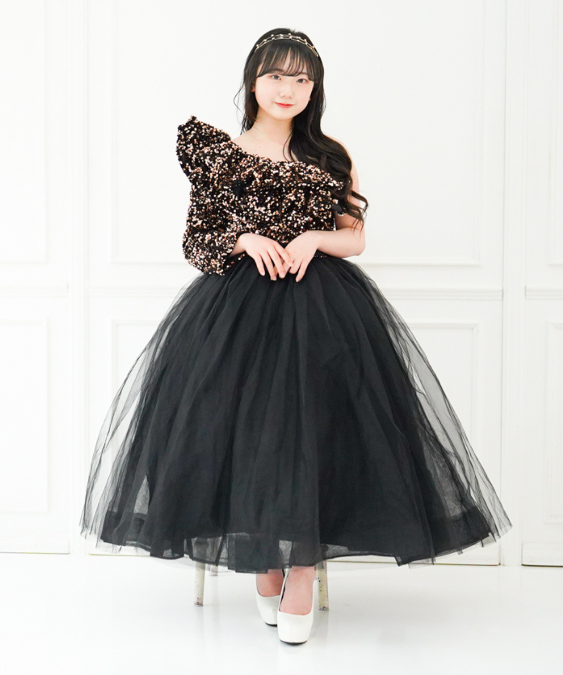 ゴールドスパンコールワンショルダードレス