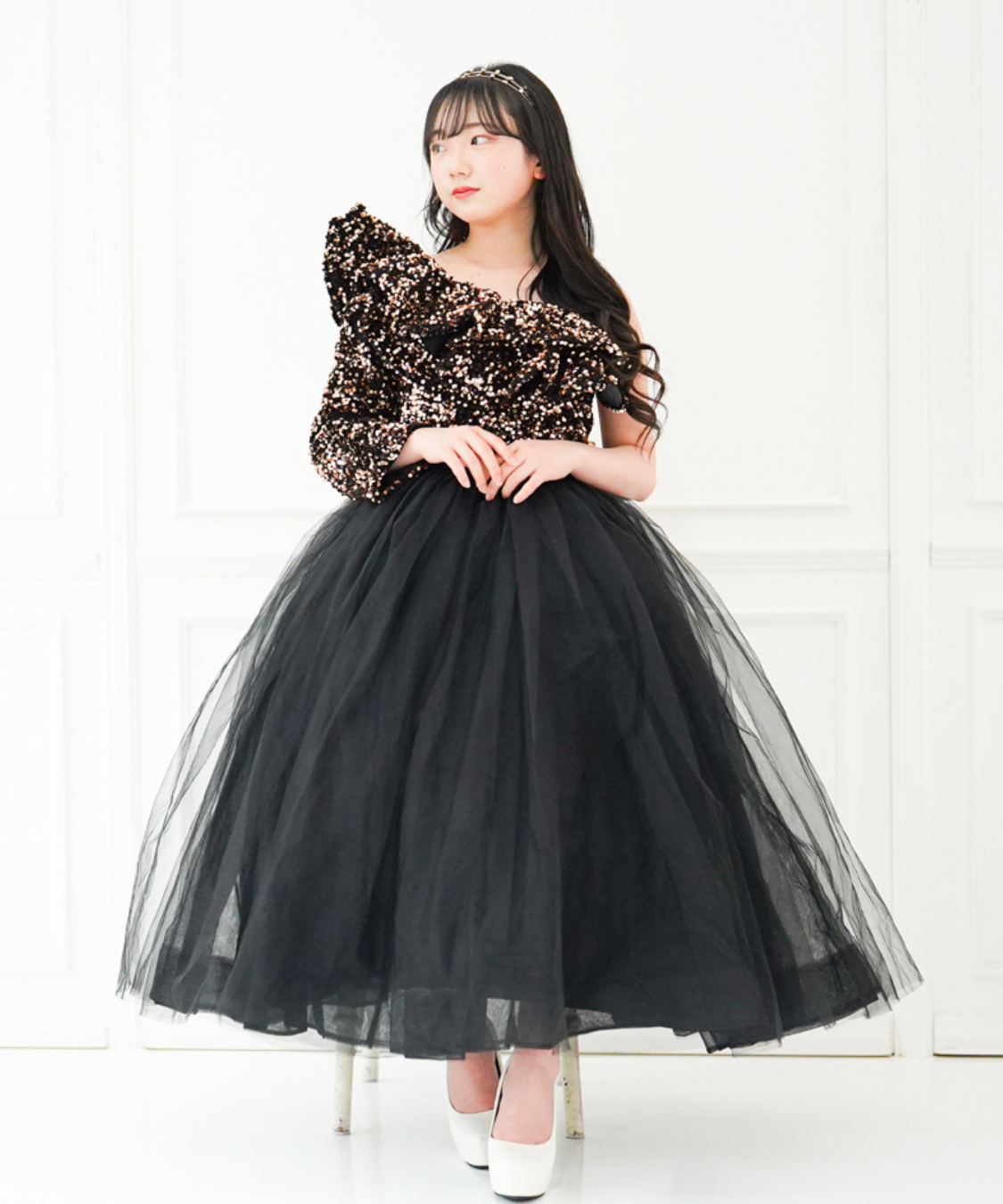 ゴールドスパンコールワンショルダードレス