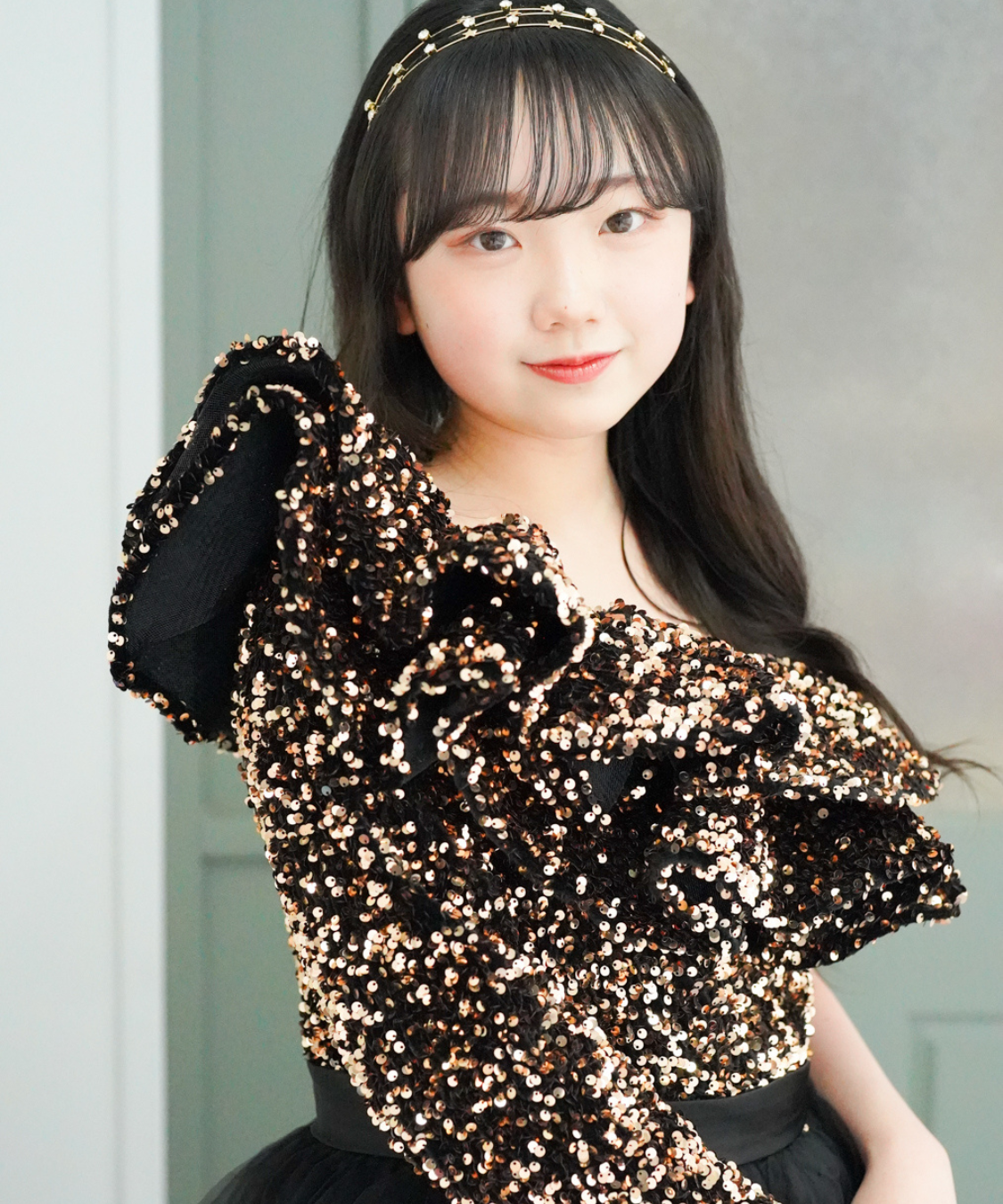 ゴールドスパンコールワンショルダードレス