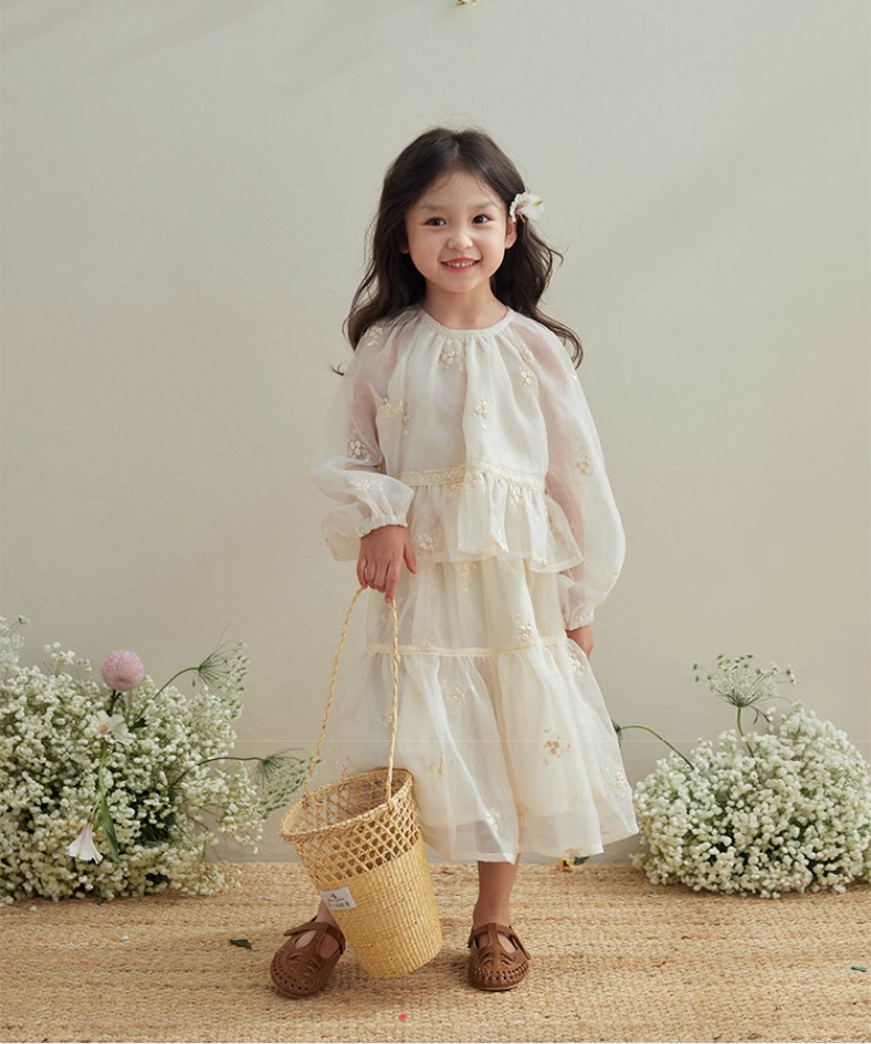 フラワー刺繍シアーフレアセットアップ