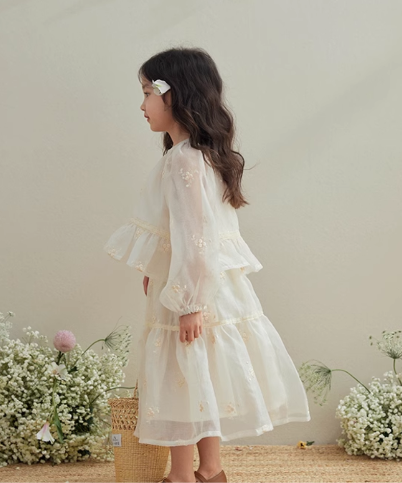 フラワー刺繍シアーフレアセットアップ