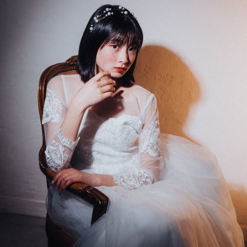 バックリボンベールドレス