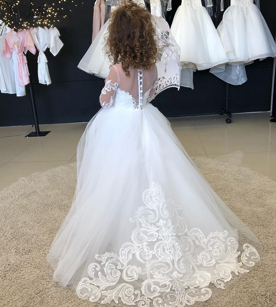 バックリボンベールドレス